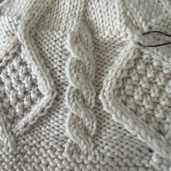 Aran woolen mills this cute hand-knit hat - Picture 5 of 7